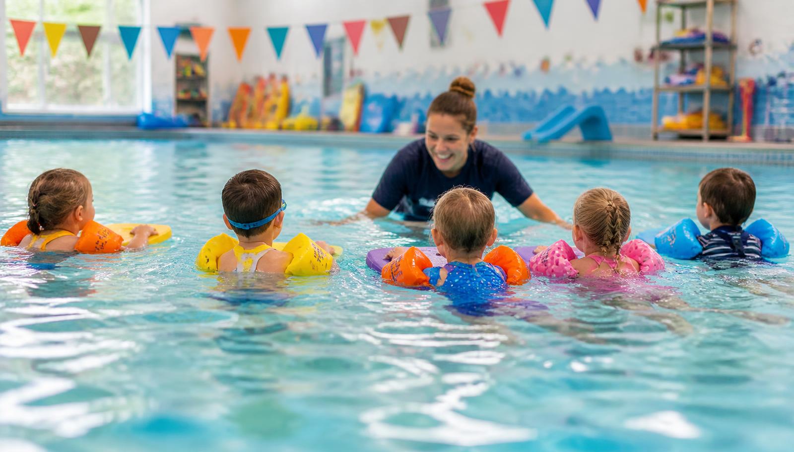 École de natation TPA Alsace — jeunes enfants en cours dans le petit bain